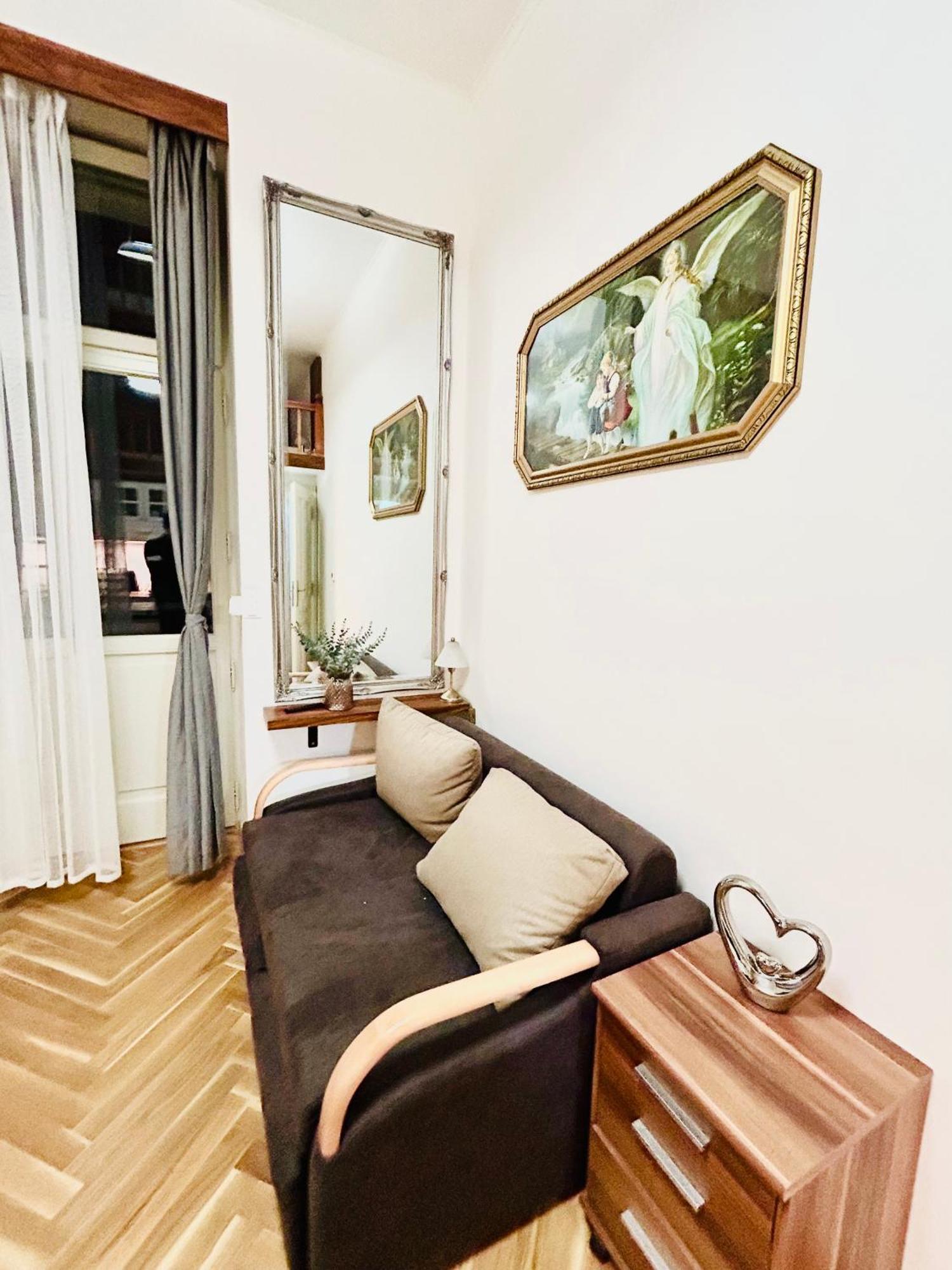 Cozy Design Homestay With Terrace Praha Exteriér fotografie