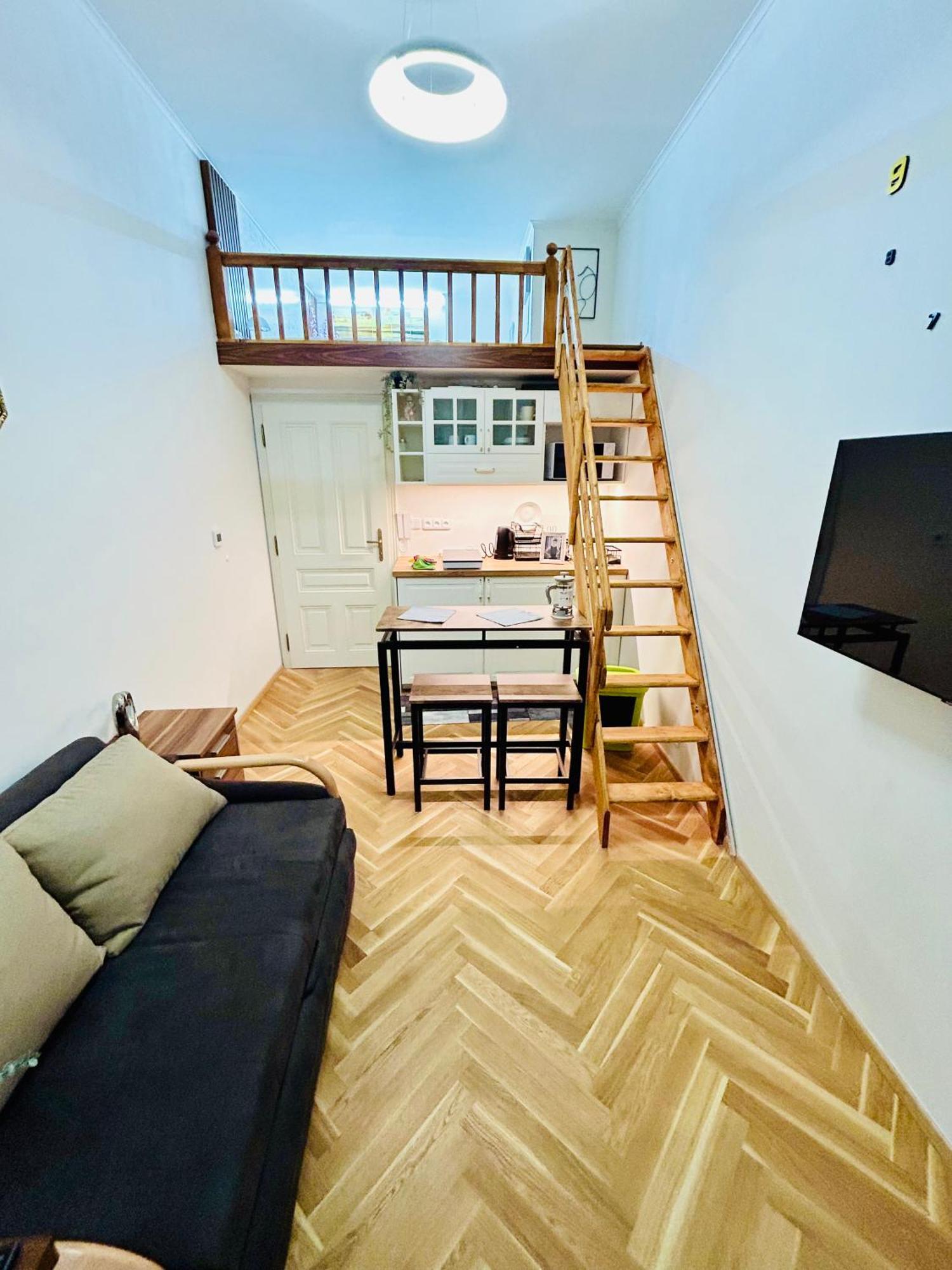 Cozy Design Homestay With Terrace Praha Exteriér fotografie
