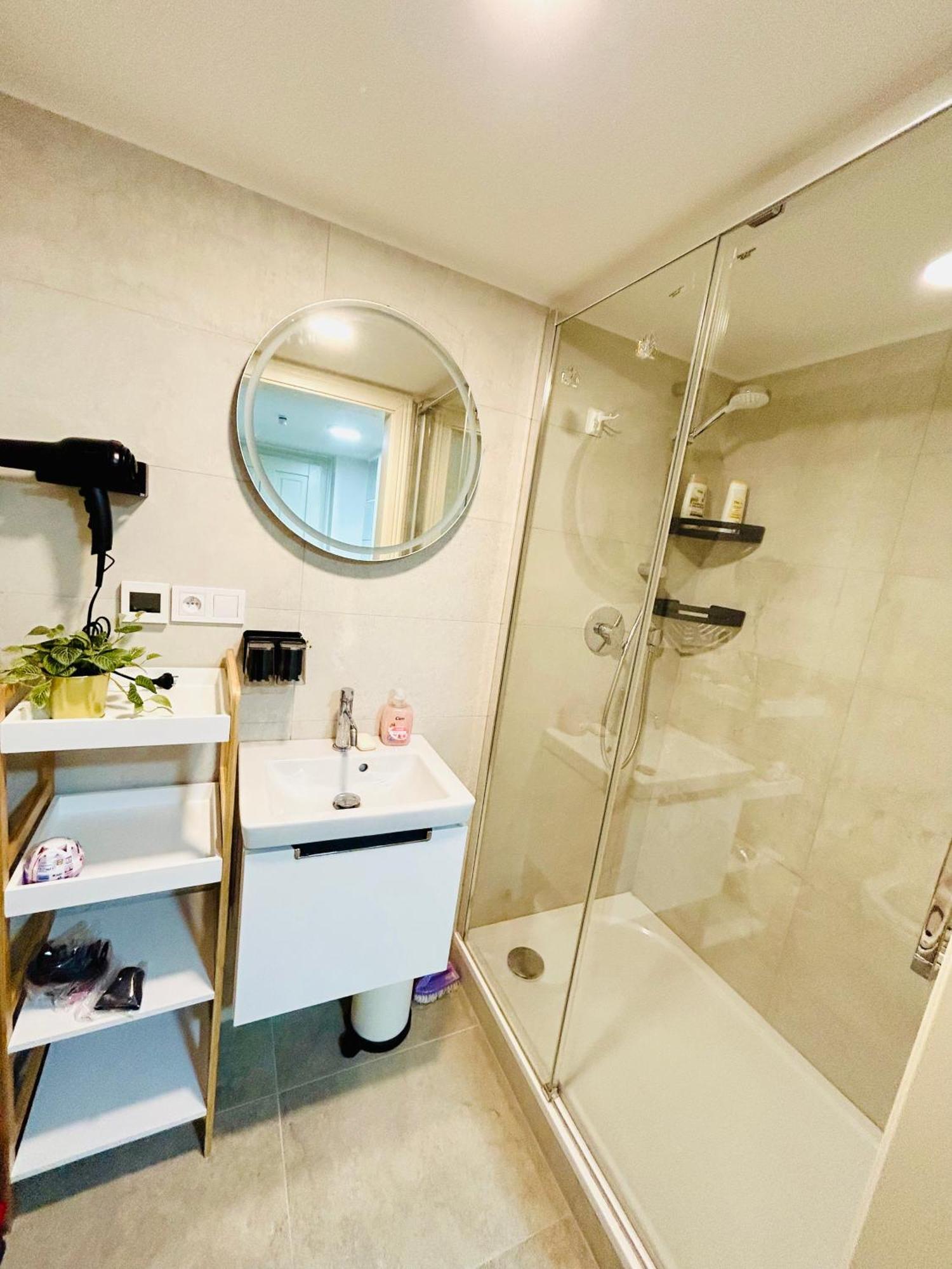 Cozy Design Homestay With Terrace Praha Exteriér fotografie