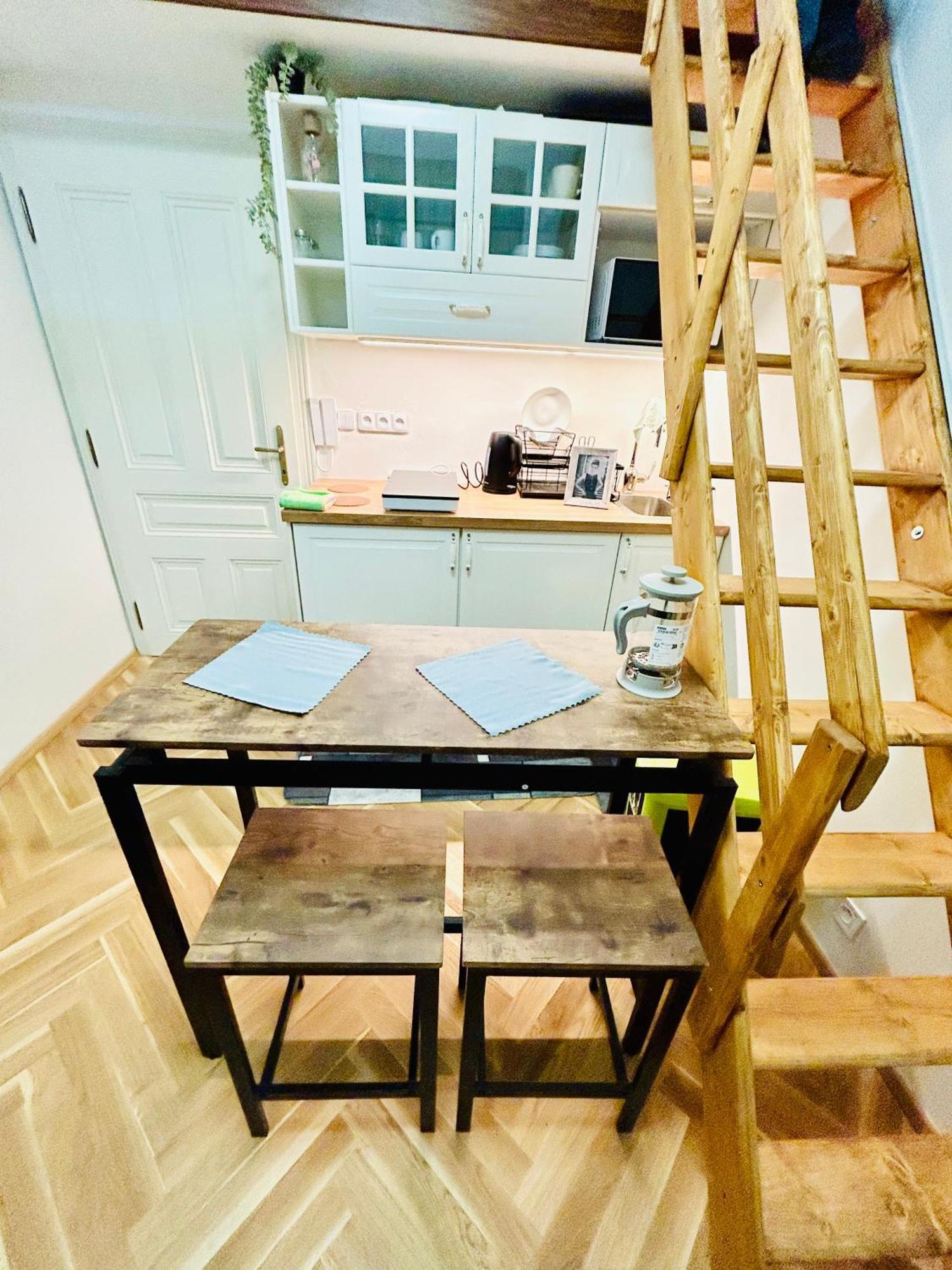 Cozy Design Homestay With Terrace Praha Exteriér fotografie